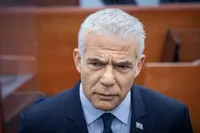 لاپید خواستار اعلام قطر به‌عنوان «کشور دشمن» از سوی آمریکا شد