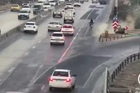 ویدئو| تصادف عجیب موتورسیکلت در بزرگراه اردستانی اصفهان