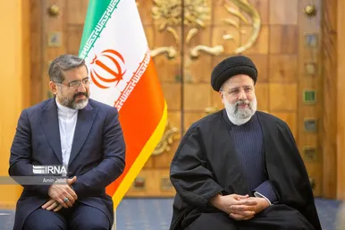 عکس‌هایی از افطاری رئیس جمهور با بازیگران