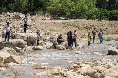 جاری شدن آب در زاینده رود
