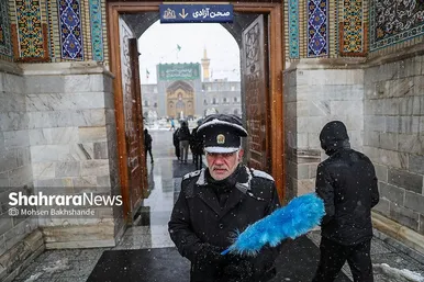 گزارش تصویری | یک روز برفی در حرم مطهر امام رضا(ع) - ۲۱ بهمن ۱۴۰۳