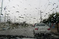 بارش باران و کاهش دید افقی رانندگان در حوزه بردسکن، کلات وسرخس (۳ تیر ۱۴۰۳)