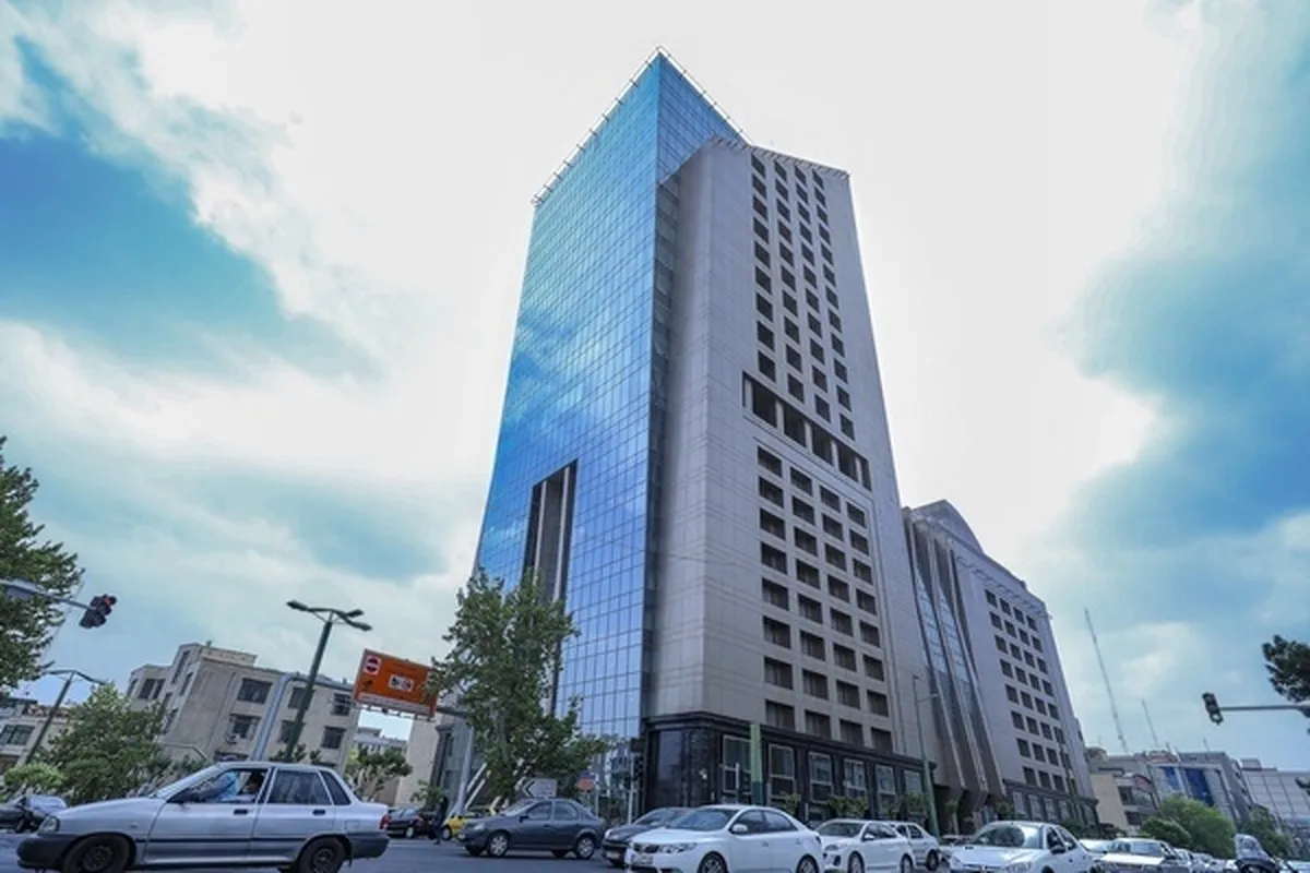 ورود ۱۳ هزار میلیارد تومان پول حقیقی به بازار سرمایه در طول جنگ تحمیلی سوم