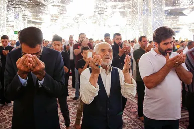 نماز عید قربان در حرم مطهر رضوی