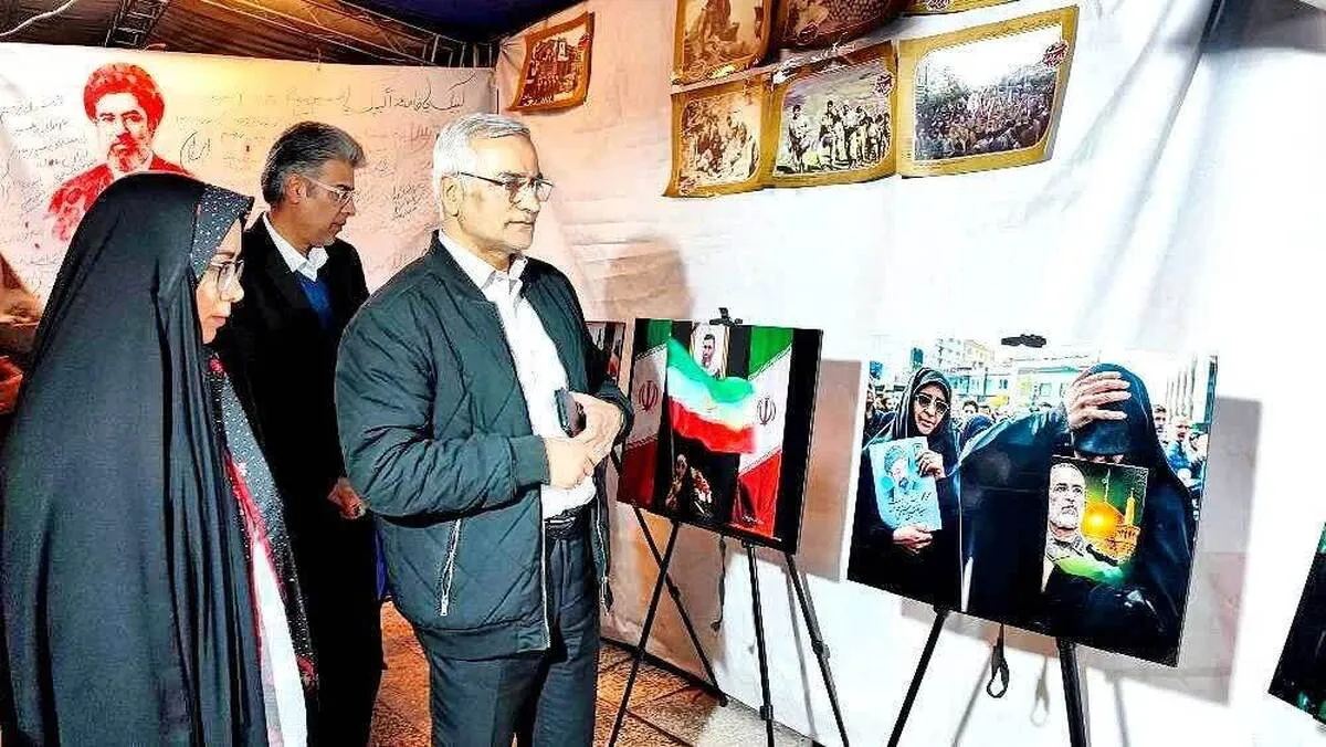 راه اندازی اولین نمایشگاه عکس خیابانی میدان داری حماسی بانوان مشهد | استقبال مردم از آثار عکاسان شهرآرا