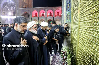 شام غریبان حسینی در حرم مطهر رضوی