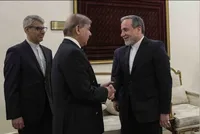 عراقچی با نخست‌وزیر پاکستان دیدار کرد