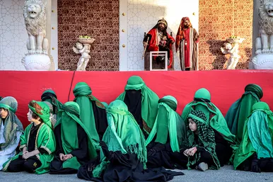 حرکت کاروان نمادین اسرای کربلا در مشهد