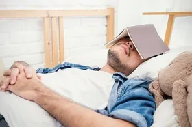 خواب بعدازظهر برای بدن مفید است یا مضر؟