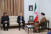 آیت الله خامنه ای: ملت ایران از این حادثه تلخ به عنوان یک فرصت استفاده خواهد کرد + فیلم و عکس