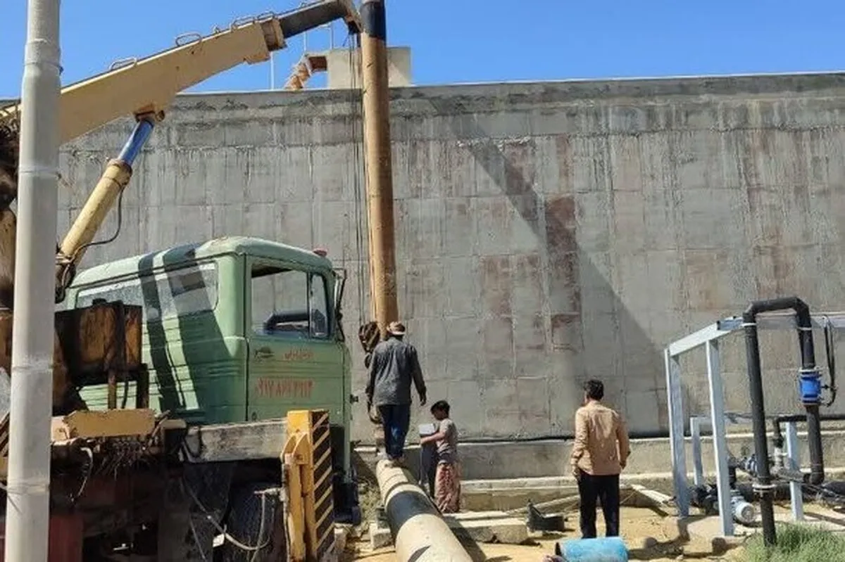 تأمین آب اضطراری ۳۰ روستا و ۲ شهر قشم پس از حمله آمریکایی - صهیونی به تأسیسات آب‌شیرین‌کن (۲۱ اسفند ۱۴۰۴)