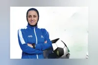 قضاوت در مستطیل سبز | شنیدنی‌هایی از دنیای بازیکنی و کمک‌داوری فوتبال