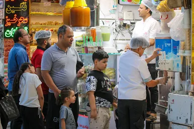 مشهد در گرمترین ساعات سال