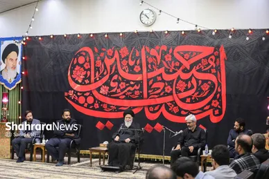 دیدار جمعی از خبرنگاران و کارمندان مؤسسه فرهنگی شهرآرا با نماینده ولی‌فقیه در خراسان‌رضوی
