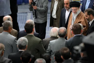 دیدار جمعی از شاعران و اهالی فرهنگ و ادب فارسی با رهبر انقلاب