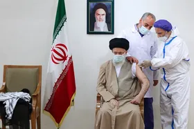 دکتر مرندی: رهبر انقلاب دوز سوم واکسن کرونا را هم برکت تزریق کردند + فیلم