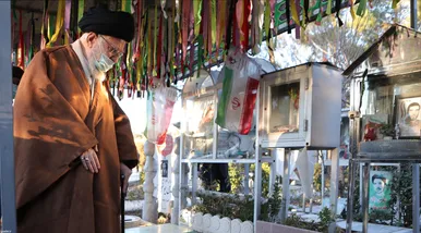 حضور رهبر معظم انقلاب در مرقد مطهر امام خمینی(ره) و گلزار شهیدان