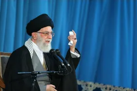 رهبر شهید: زنان ایران در عرصه&zwnj;های مختلف حضور فعال دارند