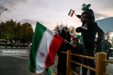 شادی مردم مشهد بعد از برد تیم ملی ایران ۲