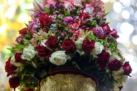 ویدئو | گل&zwnj;آرایی ضریح مطهر حضرت معصومه(س)