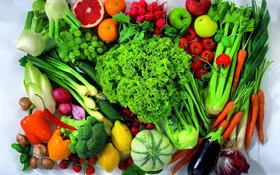 تغذیه زنان از دوران بارداری تا پساقاعدگی چگونه باید باشد؟