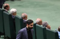 امیرحسین ثابتی فیلم صحبت‌های عراقچی در زمان خارج‌شدن ترامپ از برجام را در جلسه رای اعتماد وزیر خارجه پخش کرد