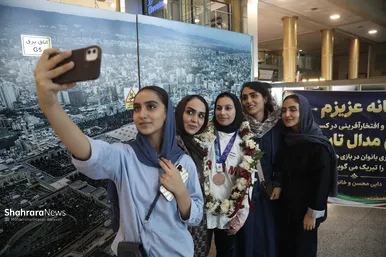گزارش تصویری | استقبال از بانوی افتخار آفرین مشهدی در مسابقات آسیایی