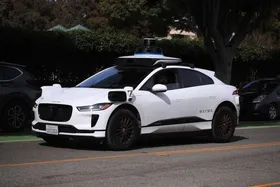 کالیفرنیا به &laquo;وایمو&raquo; (Waymo) برای گسترش روباتاکسی، چراغ سبز نشان داد