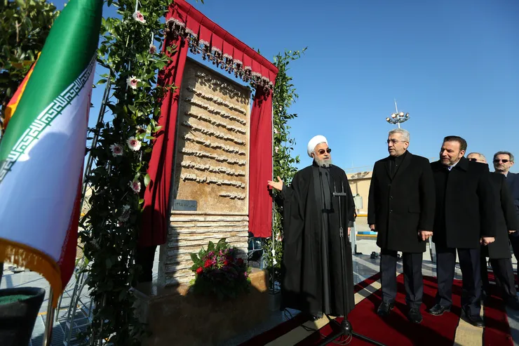 روحانی: باید از تفکرات کودکانه فاصله گرفت/ دولت جز خدمت به مردم مسئولیت دیگری ندارد