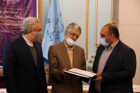 اعطای حکم دبیر شهرجهانی گوهرسنگ&zwnj;ها به شهردار مشهد