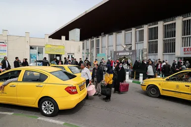  ورود مسافران نوروزی به مشهد 