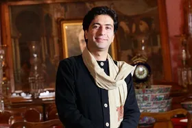 محمد معتمدی &laquo;از ایران نگذشتیم&raquo; را خواند + ویدئو
