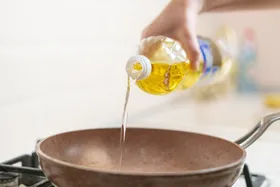 سالم&zwnj;ترین روغن برای سرخ کردن و پخت و پز کدام است؟