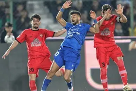 تقابل مهاجمان بی&zwnj;آزار استقلال با بیرانوند