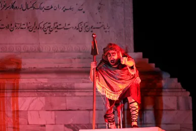 اجرای نمایش «افسانه ماردوش» در آرامگاه فردوسی