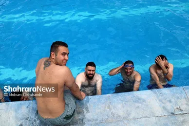 عکس‌هایی از استخر روباز پارک ملت