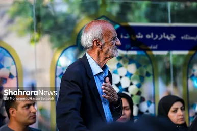 تشرف زائران و مجاوران رضوی به حرم امام رئوف در روز زیارتی آن حضرت