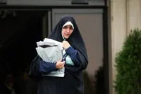 هشدار بهروزآذر درباره فراموشی ارزش‌های خانوادگی در دنیای رسانه‌زده