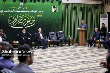 دیدار خبرنگاران و اصحاب رسانه با آیت الله علم الهدی به مناسبت روز خبرنگار