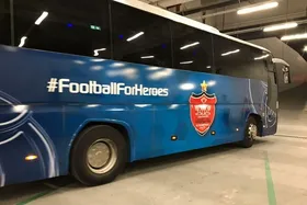 ویدئو | لحظه ورود اتوبوس پرسپولیس به ورزشگاه نقش جهان