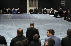 مراسم عزاداری شب عاشورا با حضور رهبر معظم انقلاب برگزار شد+تصاویر