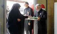 از آسمان تا آستان | استقبال خادمان امام رضا (ع) از زائران در فرودگاه مشهد