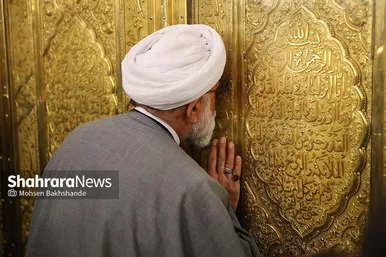 غبارروبی مضجع منور امام رضا(ع)