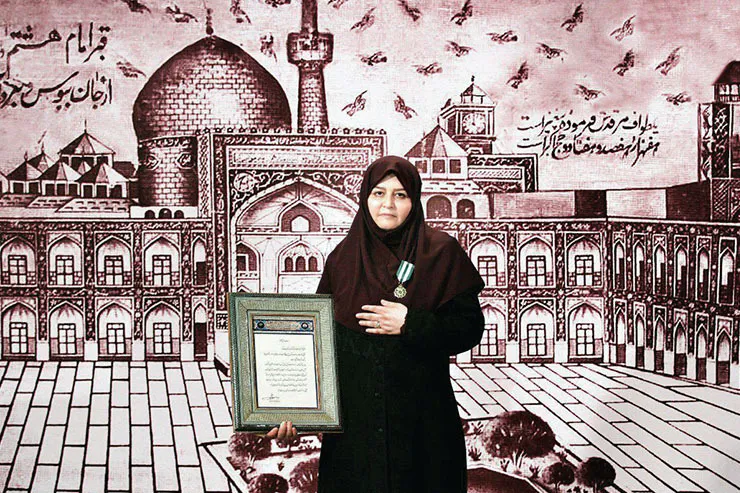گفتگو با دکتر مهناز شایسته فر؛ خادم برتر فرهنگ رضوی در سال ۹۹ | تاریخ گواهِ نیروی شگفت‌انگیز شکیبایی زنان است