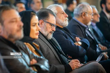 عکس‌هایی از افطاری رئیس جمهور با بازیگران