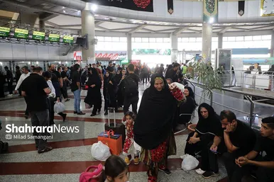 بازگشت زائران پیاده از طریق پایانه مسافربری مشهد در روز پایانی صفر