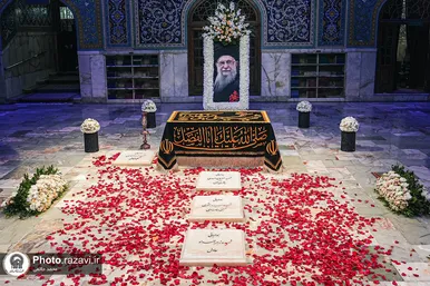 گزارش تصویری | آماده سازی مزار مطهر رهبر شهید انقلاب اسلامی در حرم مطهر رضوی
