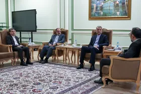 وزیر امور خارجه در مشهد: تسهیل ورود زائران خارجی به مشهد از اولویت&zwnj;های وزارت امور خارجه است | افزایش ۳.۵ برابری سرمایه گذاری خارجی در خراسان رضوی