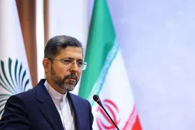 خطیب&zwnj;زاده در گفت&zwnj;وگو با &laquo;فونیکس چین&raquo;: هرگونه مذاکره آتی ایران با آمریکا مسلحانه و دست ما بر روی ماشه خواهد بود