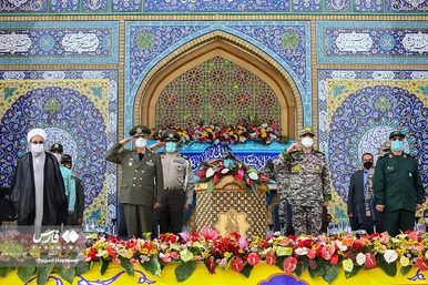 صبحگاه مشترک نیرو‌های مسلح در مسجد جمکران